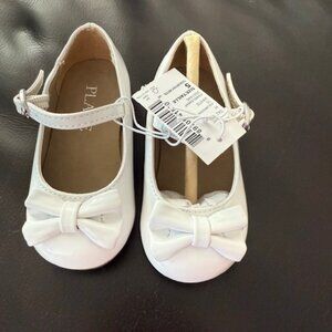NWT Children's Place toddler girl size 5 white dress shoes
